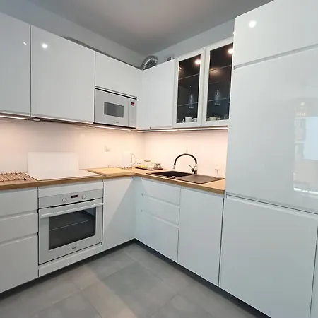 Gold Key Nowy Z Parkingiem I Klimatyzacja Прушкув